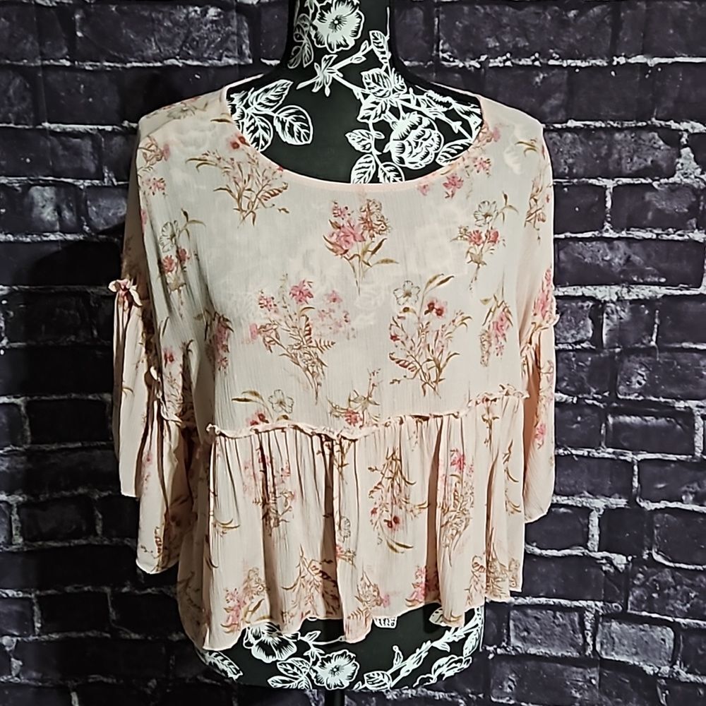 Jun & Ivy Pink Bohemian Ruffle Floral & Polka Dot Crop Top Blouse size Small
